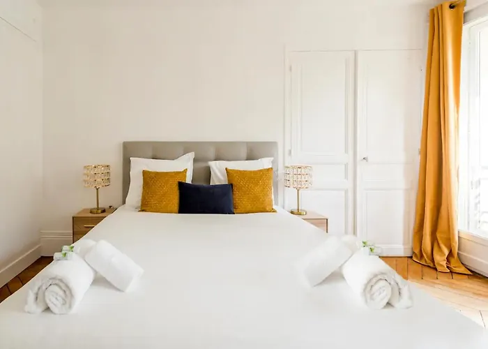 8P - 3Br Le Marais Spacious - Central - Historic Apt